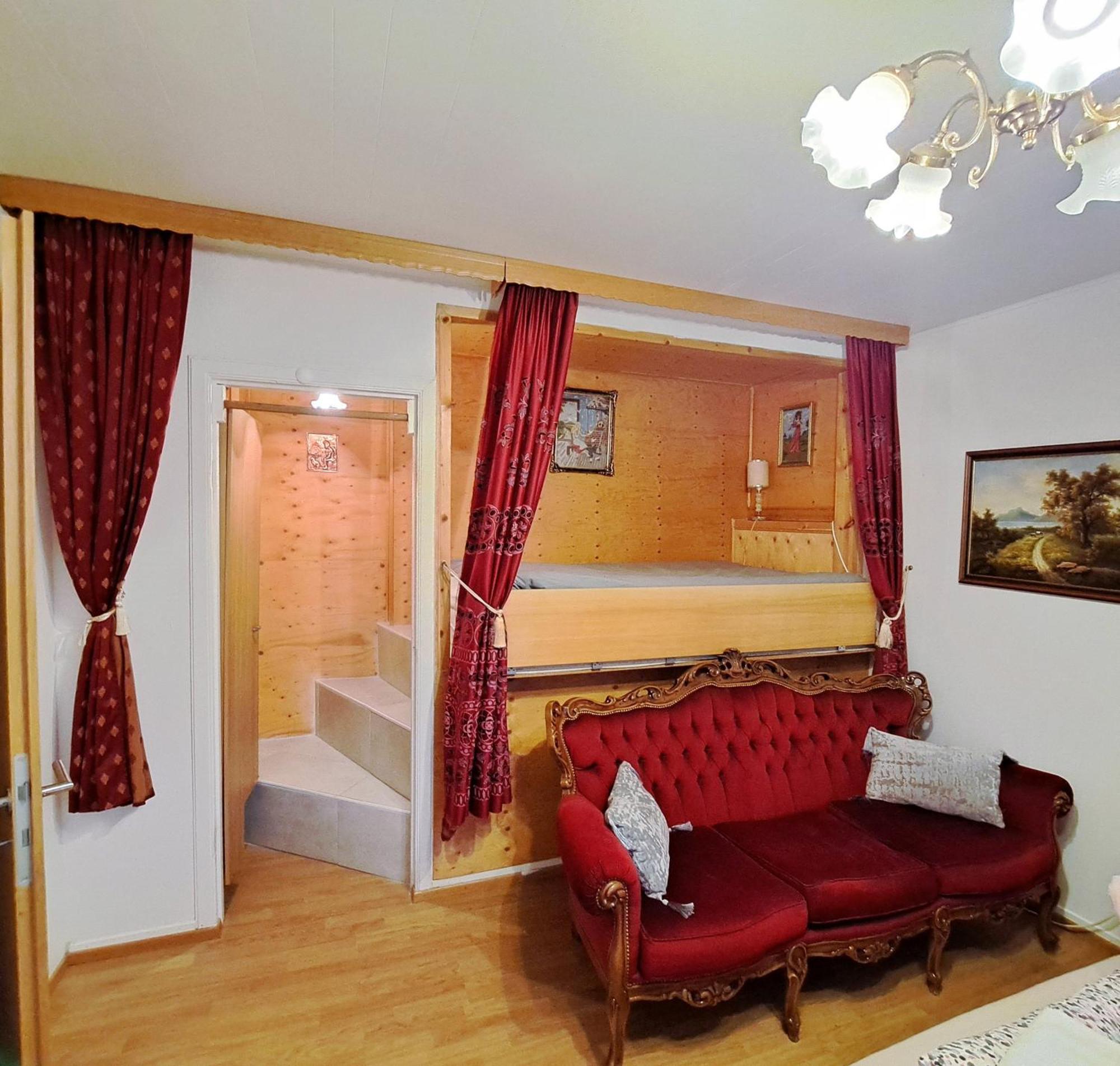 Akureyri Center Rooms ภายนอก รูปภาพ
